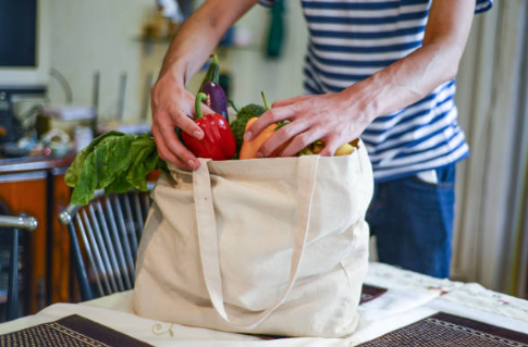 how to bag groceries